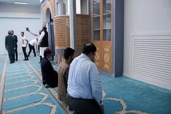 Die ersten Gebete finden in der ersten offiziellen Moschee in Athen statt.