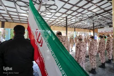 غبارروبی و عطرافشانی گلزار شهدای گمنام شیراز