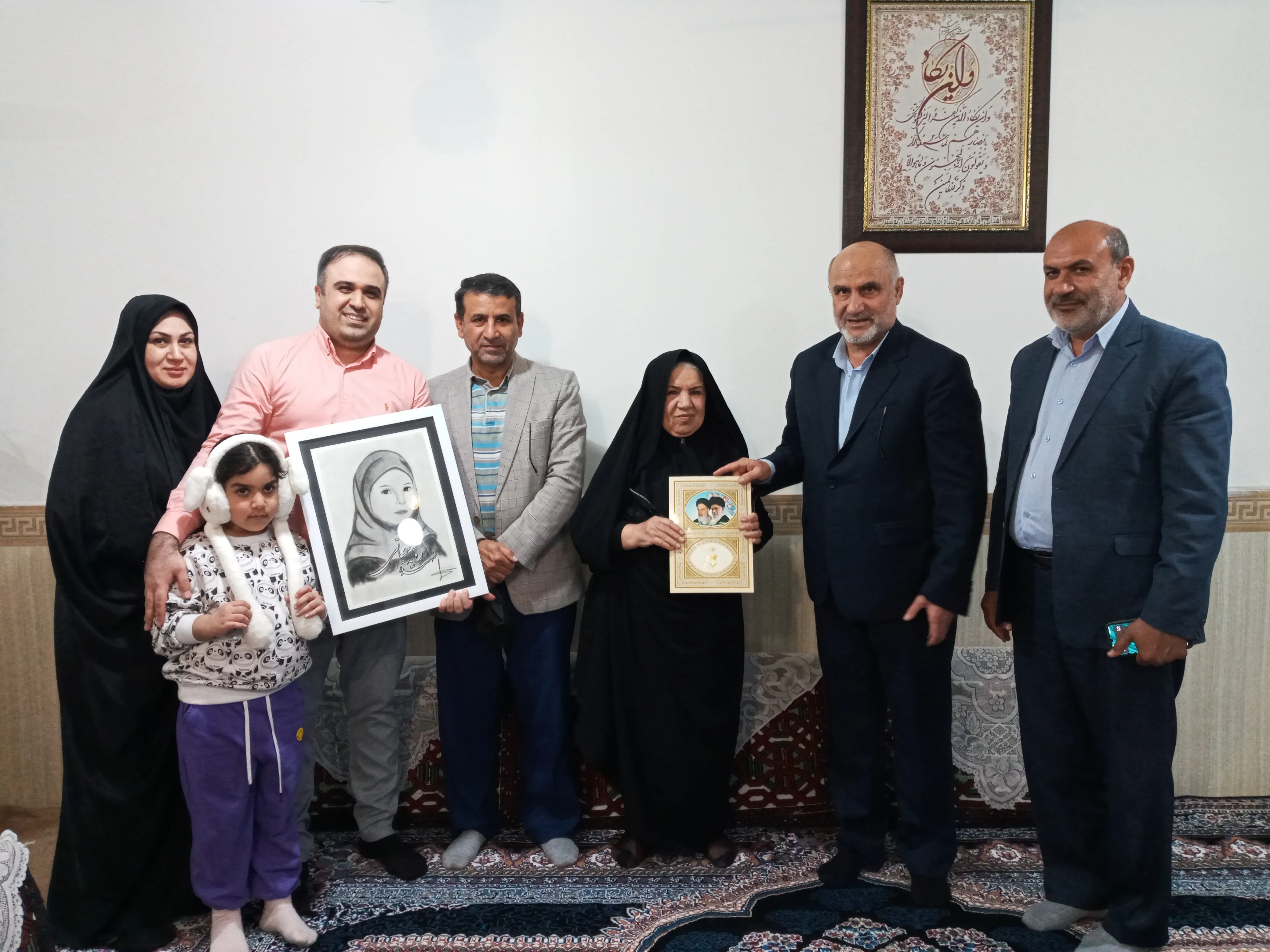 فعالان فرهنگی برای تولید دانشنامه زندگی شهدا تلاش کنند