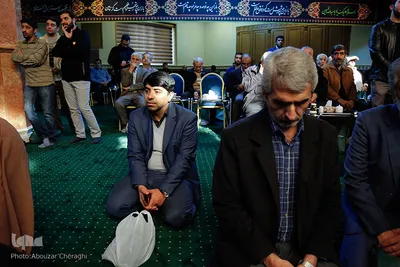 تشییع پیکر جهادگر تهرانی امیرمحمد اژدری بر روی دستان مردم 