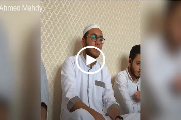 شاهد...تلاوة قارئ مصري شاب في حضور حفظة القرآن في تتارستان