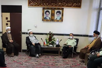 نیروی انتظامی اقتدار و محبت را همزمان به مردم نشان دهد