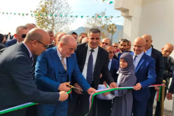 La mosquée-pôle inaugurée par le ministre algérien des affaires islamiques