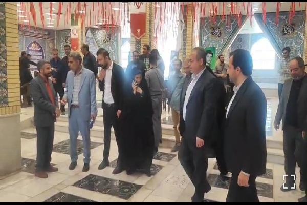 گلباران مزار شهدا به مناسبت روز خبرنگار در بجنورد
