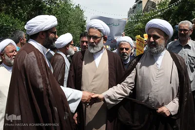 راهپیمایی نمازگزاران تهرانی در حمایت از بیانیه شورای عالی امنیت ملی