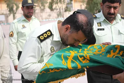 کاروان زیر سایه خورشید در محور غرب استان هرمزگان