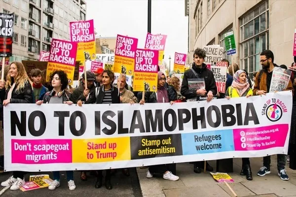 Qərbdə islamofobiya ilə mübarizə alqışlanır