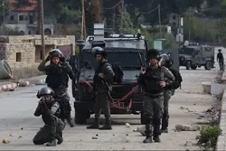 Zionistische Kräfte verwenden Tränengas in palästinensischer Schule in Nablus
