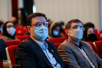 سیدامیرحسین قاضی زاده هاشمی» رییس بنیاد شهید و امور ایثارگران در اختتامیه دومین جشنواره بین‌المللی «سرخ نگاران»