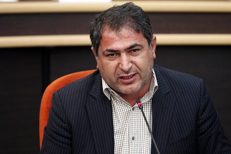 نمایندگان مجلس در اجرای قانون ممنوعیت بکارگیری بازنشستگان مُصِر هستند