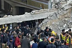 Explosion de bombe dans une mosquée au Pakistan : le bilan s'élève à 90