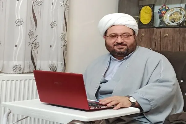 شیوه مواجهه حافظ با آیات سجده‌ واجب