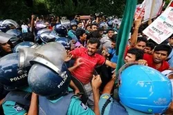 Demo Muslim Bangladesh pasca Penistaan terhadap Nabi Muhammad saw/ 4 Orang Tewas