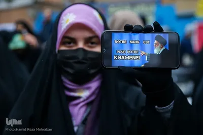 تجمع مردمی دانشجویی مقابل سفارت فرانسه