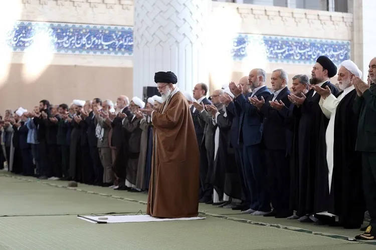 Bayram namazı Ayetullah Hamanei tarafından ikame edildi