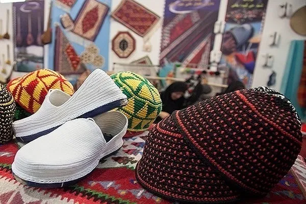 بانوان کارآفرین و فعال در حوزه صنایع‌دستی کردستان حمایت می‌شوند