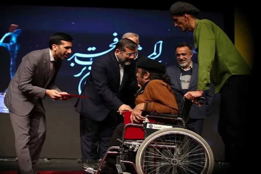 نمایش «کَل» برگزیده بخش فراگیر جشنواره تئاتر فجر شد