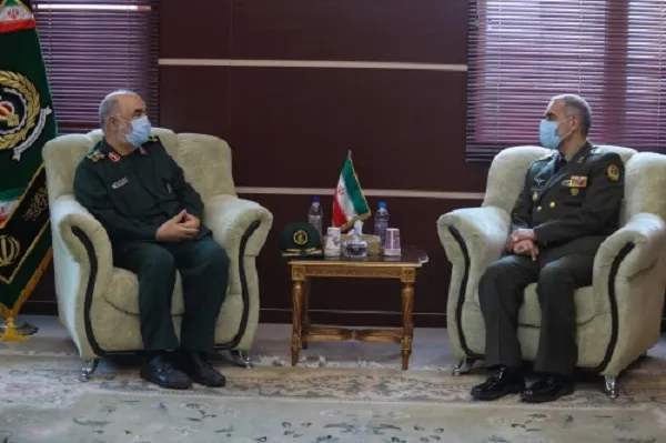 دشمنان از هیچ ترفندی برای فشار بر نظام اسلامی و ملت ایران فروگذار نکرده‌اند