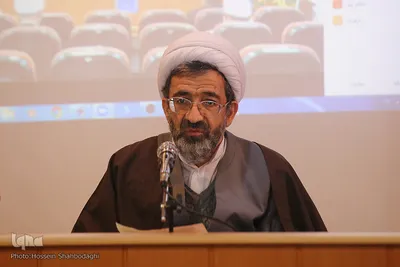 حجت الاسلام والمسلمین رضا مختاری" مدیر مؤسسه کتابشناسی شیعه