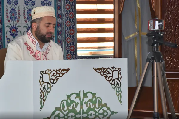 Asırlık mukabele geleneğini sosyal medyadan 