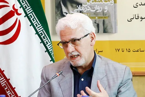 چرا مجتهدی «هولدرلین» را شاعری در میان فیلسوفان می‌داند؟
