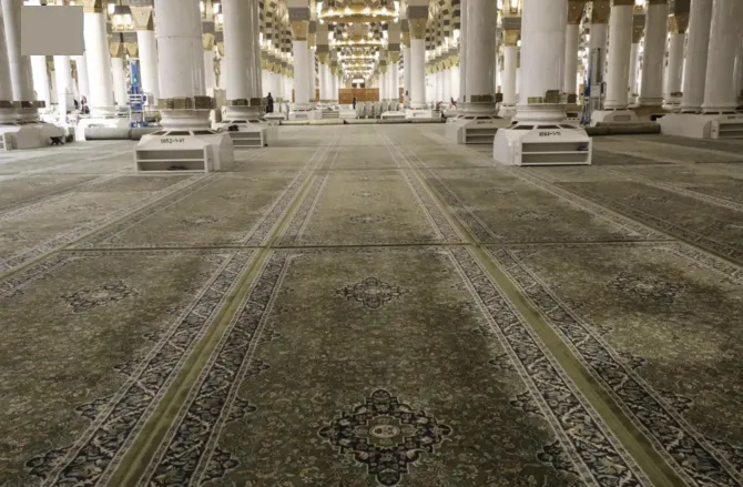 Over 25,000 Carpets Cover Prophet’s Mosque in Medina