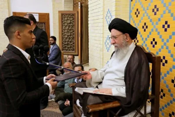 تجلیل آیت‌الله نورمفیدی از مهدی الفتی ژیمناست گلستانی