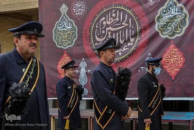 آیین تعویض پرچم گنبد آستان حضرت شاهچراغ (ع)‎‎