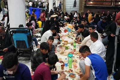 سفره‌های افطاری در جوار آستان علوی