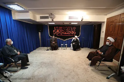 Qom: Irans Präsident trifft die Religionsgelehrten