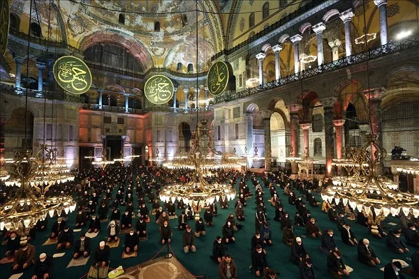 مراسم «لیلةالرغائب» در مسجد ایاصوفیه استانبول برگزار شد + عکس