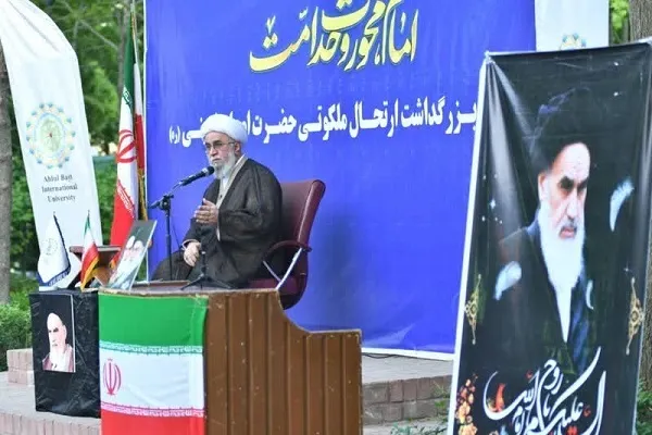 توصیه امام خمینی(ره) مطالعه کارکرد اجتماعی دین بود