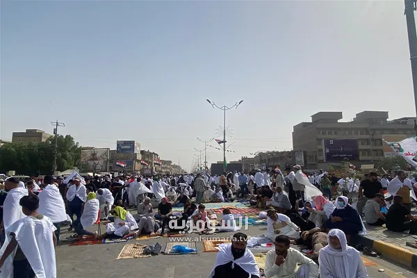 اجتماع هزاران عراقی در شهرک صدر بغداد برای برپایی نماز وحدت+عکس