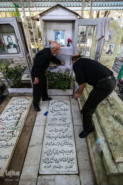 ششم مهر ماه روز غبارروبی مزار شهدا 