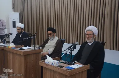 نشست علمی تبیین حقایق و ارزش‌های انقلاب در تبریز
