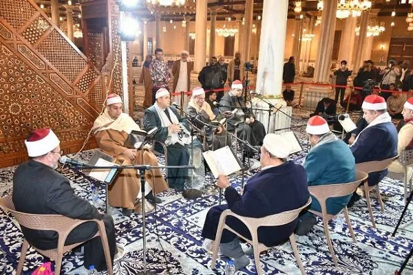 بالصور...تنظيم مقرأة كبار القراء بمسجد الإمام الحسين(ع) في القاهرة