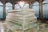 تاریخچه صندوق‌ها و سنگ مزار امام رضا(ع)