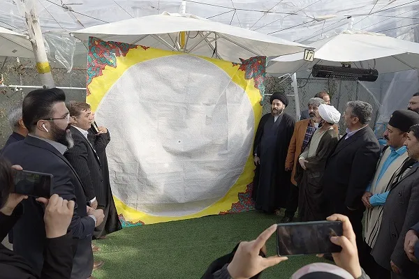 فرش نخستین قرآن مدور جهان در چهارمحال‌وبختیاری بافته می‌شود