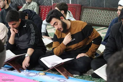کرسی تلاوت قرآن به مناسبت دهه فجر در شهر سامن
