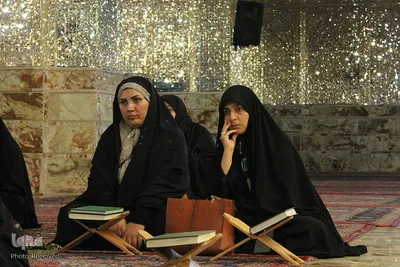 محفل انس با قرآن کریم ویژه خواهران، به‌ مناسبت بزرگداشت شهدای حرم مطهر