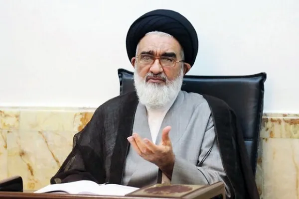 کسبه به اجبار برای نماز اول وقت تعطیل نشوند