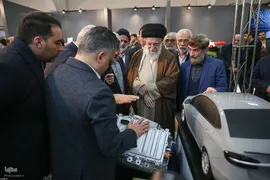 بازدید رهبر انقلاب از نمایشگاه توانمندی‌های تولید داخل