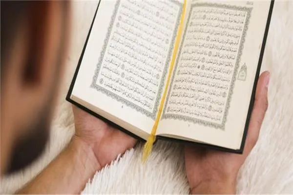 جوان نابینای مصری با رادیو حافظ کل قرآن شد