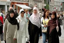 Muslims to Make Up 8% of Europe Population in 2030