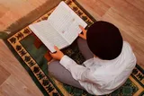 فیلم | تلاوت آیه ۲۰۴ سوره اعراف از سوی حافظ نوجوان همدانی