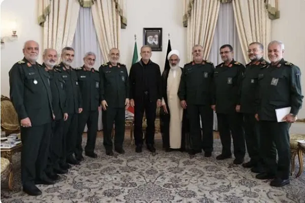 پرچم آزادگان جهان امروز بر روی دوش ماست