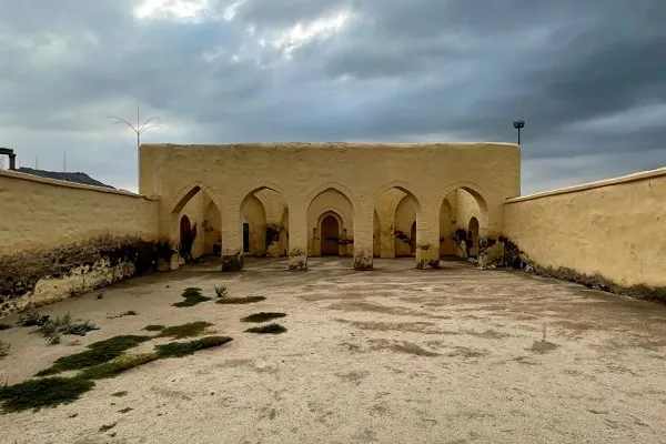 Suudi Arabistan’ın çatısız cami