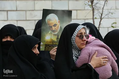 دیدار هزاران تن از مردم قم با رهبر انقلاب