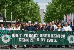 Schweigemarsch und Gedenkveranstaltung in Dortmund erinnern an den Völkermord in Srebrenica vor 26 Jahren + Bilder