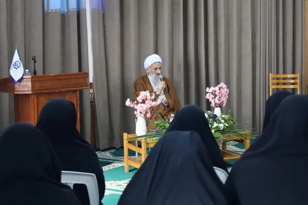 مشکلات دانشگاه فرهنگیان در سطح کلان دیده و حل شود